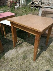 Dřevěný pěkný stolek rozměr viz. foto