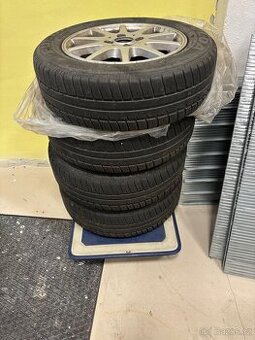 Poklice s pneumatikami Fiat 500