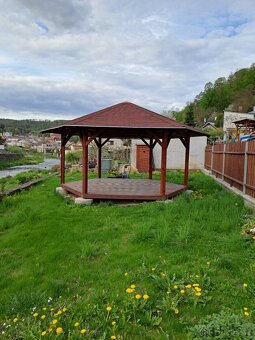 Dřevěná pergola