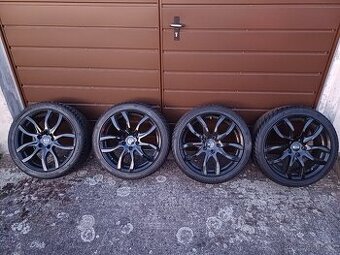 Original ALU kola KIA R18 na zimních pneu (80%) Kumho 225x40
