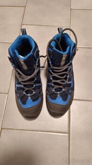 Boty Decathlon Quechua, vel. 33