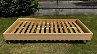 Postel 90 x 120 s lamelovým roštem a pěnovou matrací