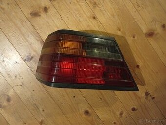 Zadní světlo mercedes w124
