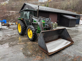 John Deere 2140
