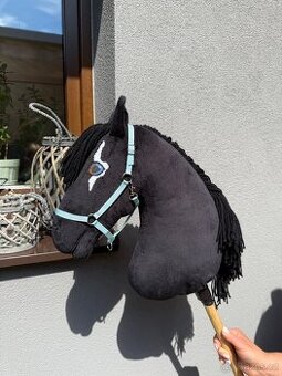 Černý hobby horse