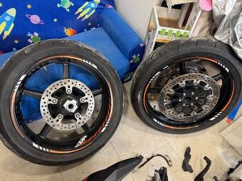 Ktm smt 990 supermoto 2010 bez abs