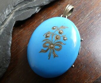 Zlatý otevírací medailon, smalt perly biedermeier