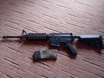 Airsoft elektrická m4