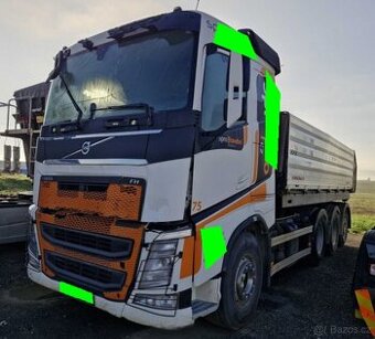 Volvo FH 345kw 8x4 třistranný sklápěč rv:2020 havarovaný leh