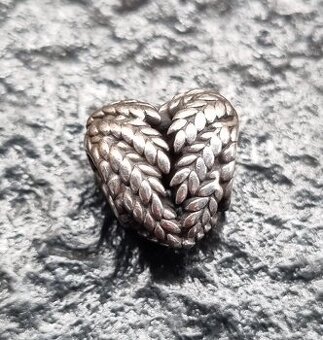 Přívĕsek ve tvaru srdce Pandora