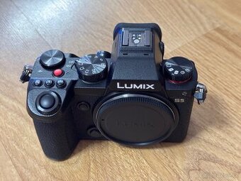 Prodej Panasonic Lumix S5 - téměř nepoužitý