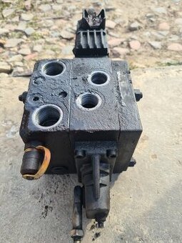 Hydraulický Rozvaděč