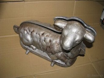 velikonoční beránek stará litinová forma