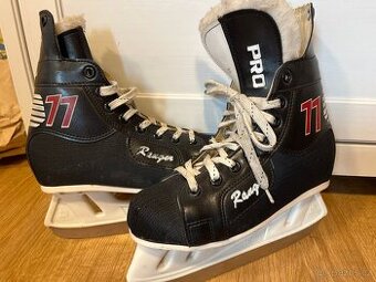 Chlapecke ledni brusle vel 37