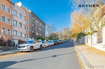 Atraktivní nově zrekonstruovaný byt 2+kk v cihlovém domě – Ú