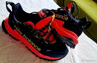 Nové trekové boty New Balance 43