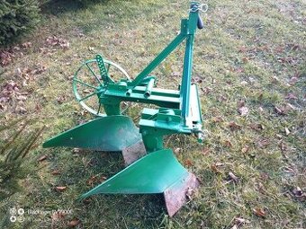 Dvojradličný  pluh