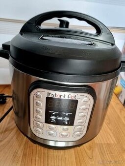 Tlakový hrnec Instant Pot Duo