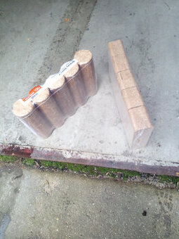 Kvalitní dřevěné brikety