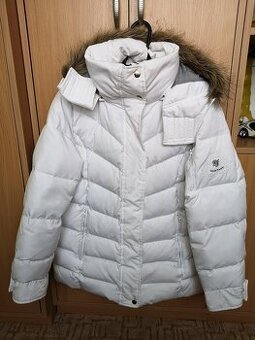 bílá péřová bunda