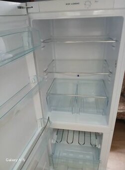 Lednička s mrazákem Snaige