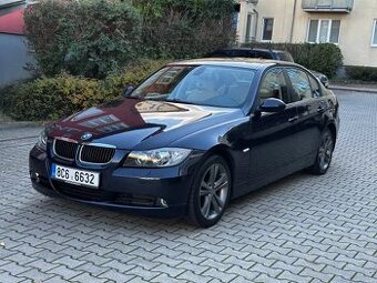 BMW E90 320i 110kW Xenony ALU R17 Tempomat El. tažné