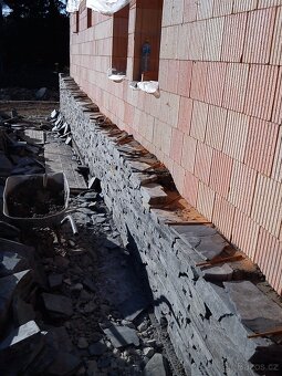 Břidlicové dekorační kamenivo nejen do zahrady.