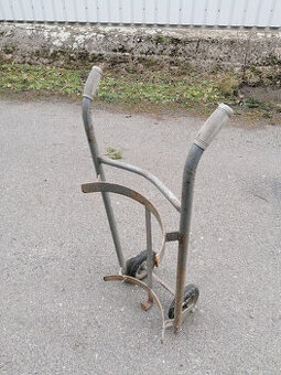 Vozík na popelnici, rudl.