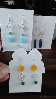 Nové náušnice bižuterie obecný  kov