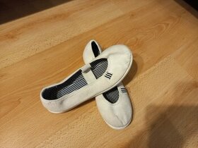 Cvičky zn. Befado, vel. 31