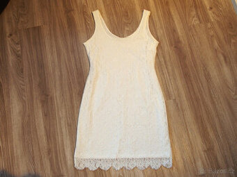 BonPrix bílé krajkové letní mini šaty vel. 36-38
