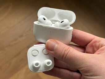 Apple AirPods Pro 2 (2022) + nové špunty vel. M