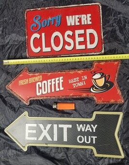 Plechová plechové retro cedule na zeď.