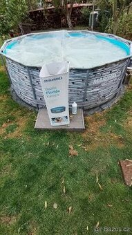 Bazén s příslušenstvím