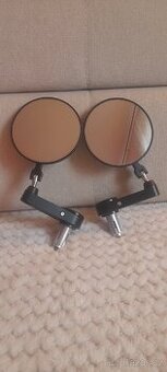 Zpětné zrcádka na moto