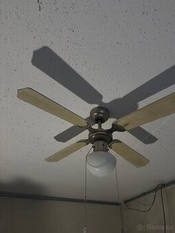 Stropní ventilátor s osvětlením