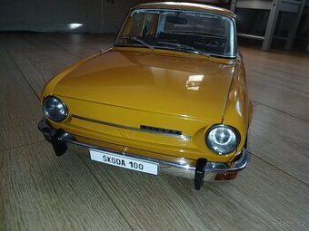 Skoda 100L 1:8 deagostini