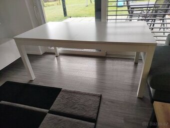 Jídelní stůl IKEA Bjursta - 1