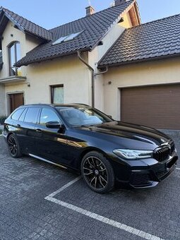 BMW 530e X-Drive Plug-in hybrid M Packet, rok 2021