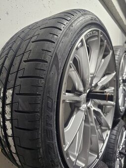 Letní pneu PIRELLI P ZERO (PZ4), prémiová třída.