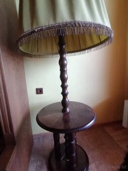 Prodám stojatou lampu