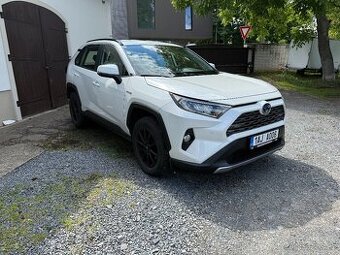 Toyota RAV4 2,5 Hybrid Automat, Najeto jen 49tis.