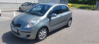 Toyota Yaris 1.3i 64Kw
