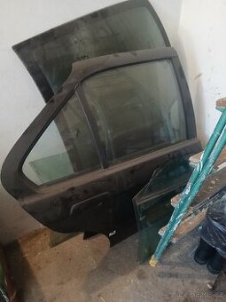 Zadní dveře bmw e36 sedan