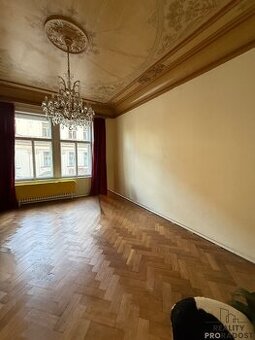 Pronájem bytu 4+1 (120 m2), ul. Staroměstské náměstí, Praha