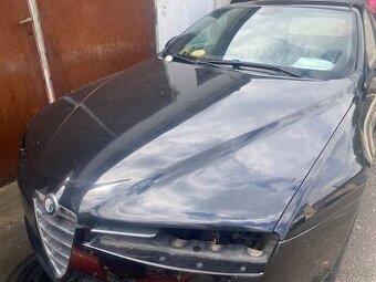 Kapota Alfa Romeo 159