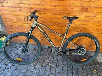 GT Avalanche EXPERT, M dámské horské kolo