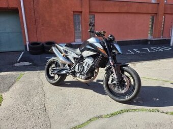 KTM Duke 790