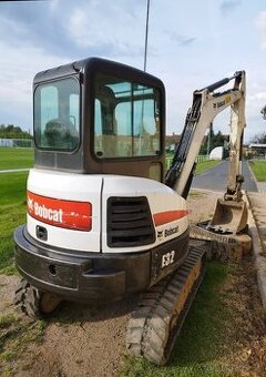 Pronajmu půjčím bagr Bobcat E32, 3,4t.