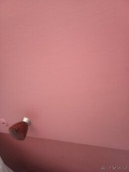 Tři stejné skříňky délka 1metr x 60 cm siroke